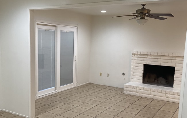 Photo - Large 3 Bedroom, 2 Bath Home on NE