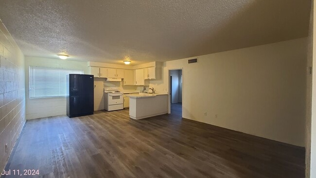 Photo - 2937 Stewart Ave Unit 2937 Stewart Ave #2