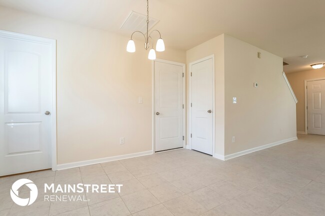 Photo - 2515 Queen Bee Dr