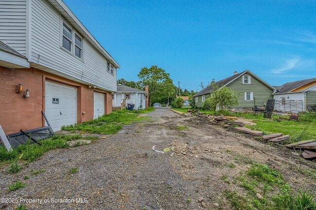 Photo - 664 Laurel Dr Unit Rear