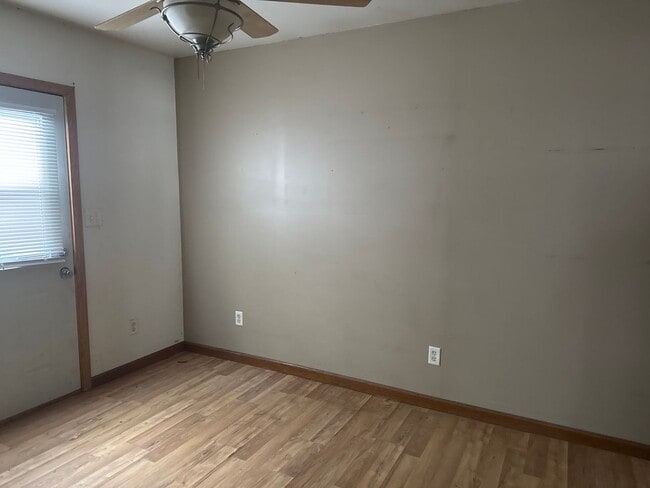 Photo - 907 N Daniels Ave