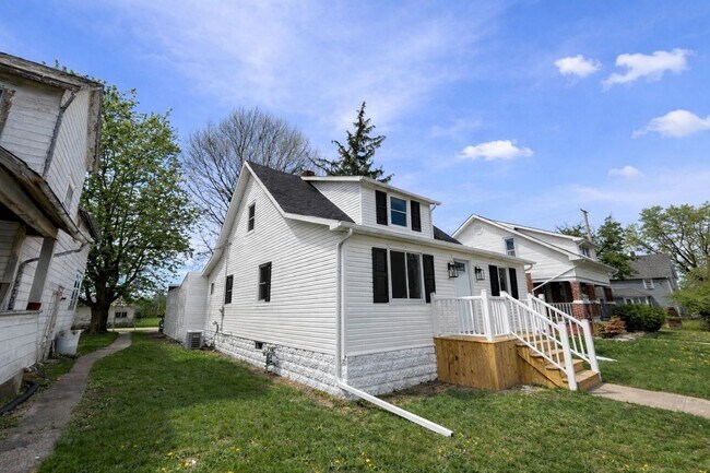 Photo - Wapak – Fully Remodeled Home with 2-Car Garage