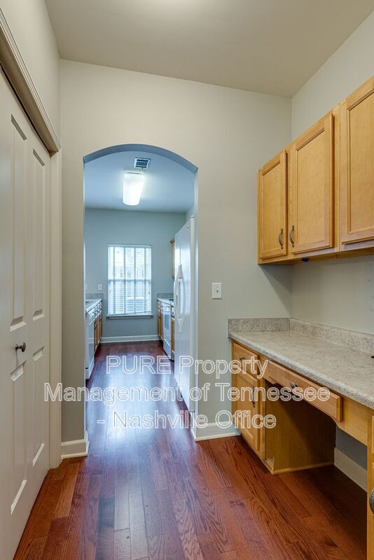 Photo - 553 Rosedale Ave