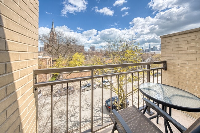 Photo - 1644 N Mohawk St