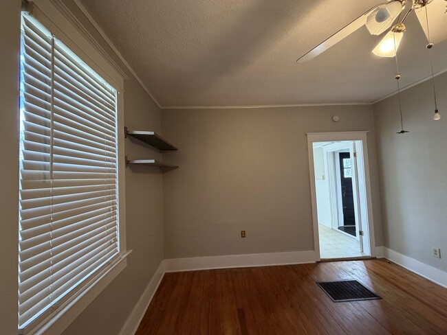 Photo - 1999 Peabody Ave