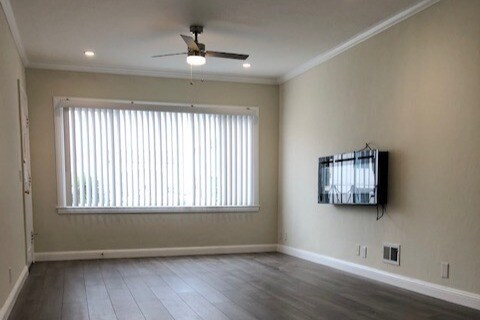 Photo - 833 Linden Ave