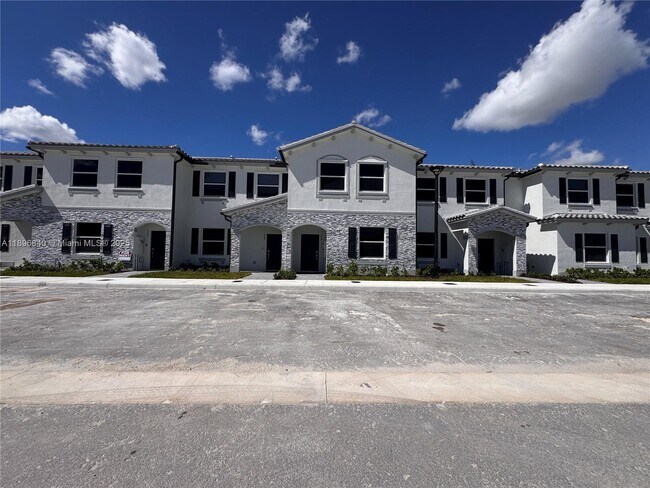 Photo - 194 SE 10th St
