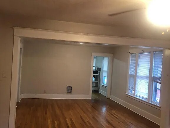 Photo - 122 Barton Ave Unidad 2