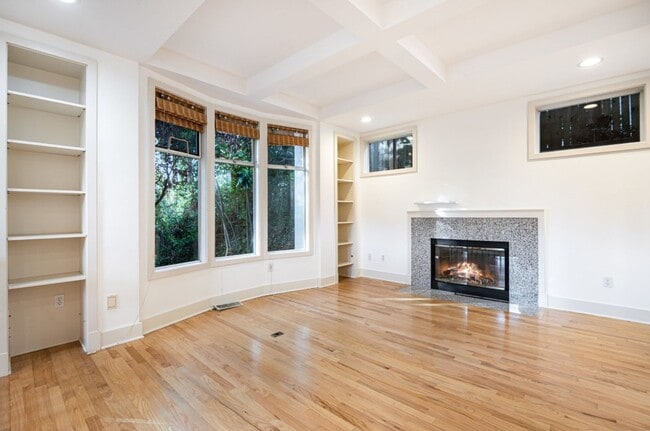 Photo - 3Bd/3Ba Seattle House