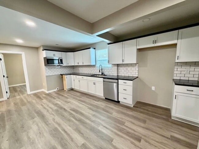 Photo - LARGE 4 BEDROOM ALL REMODELED