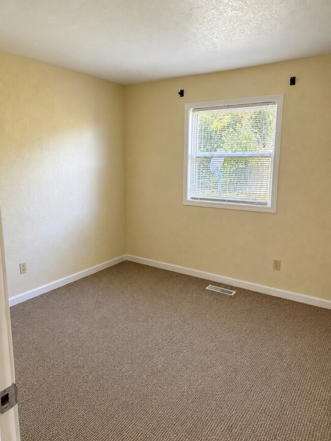 Photo - 701 Horine Rd