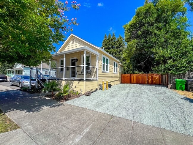 Photo - Charming Downtown Napa Cottage with Large Fenced Yard & Ample Parking