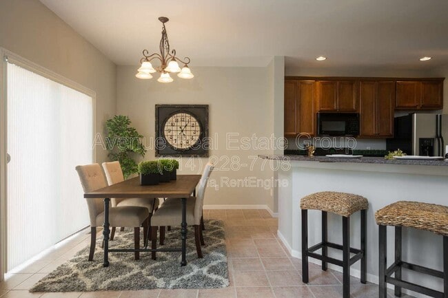 Photo - 8947 Hilltop Manor Dr