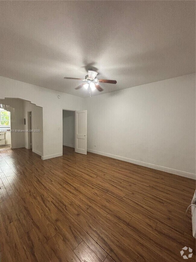 Building Photo - 721 15th St Unit 1 Rental