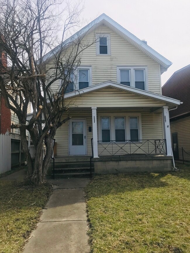 Building Photo - Sullivant