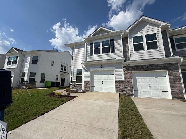 7423 Bourbon Briar Dr