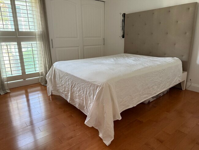 Photo - 392 S Main St Unidad 61