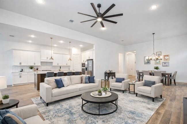 Photo - 3011 Hbr Spg Wy