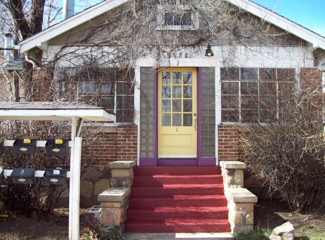 Front entrance - 3069 Broadway St House Unit 1 HSE