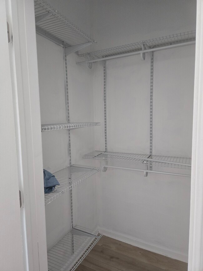 Photo - 7055 N Clark St Unit 2