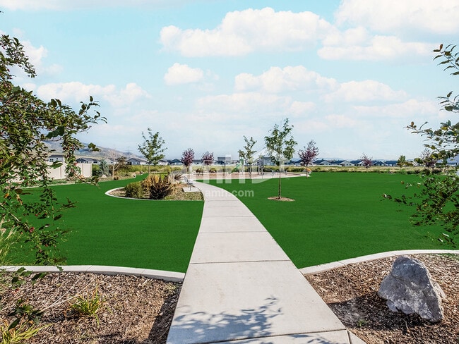 Photo - 2349 Frontier St