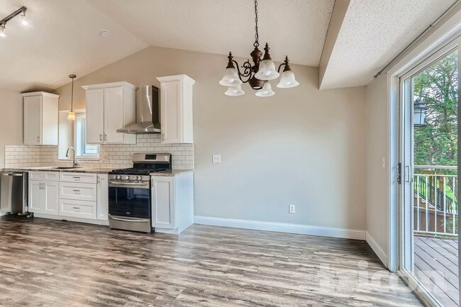 Photo - 7850 Park Ave NE