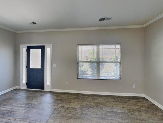 Photo - 1048 Regency Dr NW