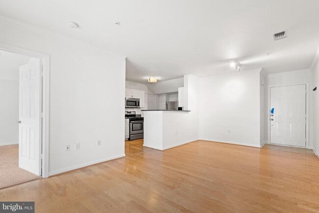 Photo - 4525 Superior Square Unit 4525