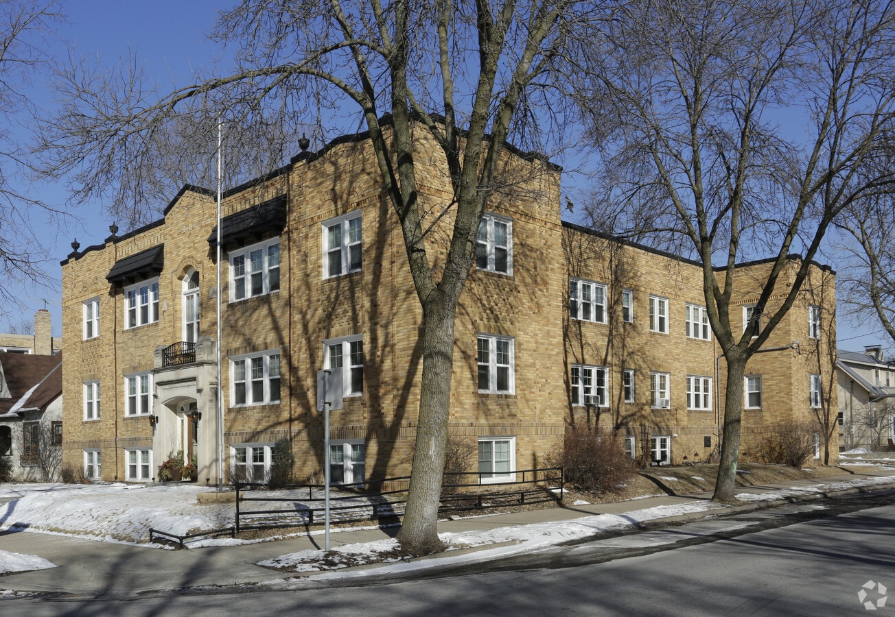 Foto principal - 3447 Garfield Ave S