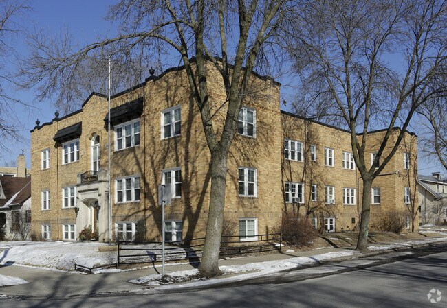 Foto principal - 3447 Garfield Ave S