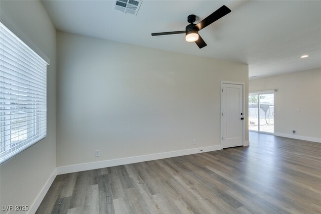 Photo - 1912 Carver Ave