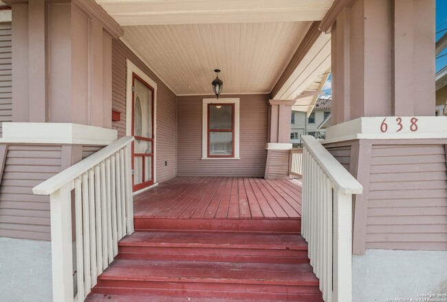 Photo - 638 Cedar St