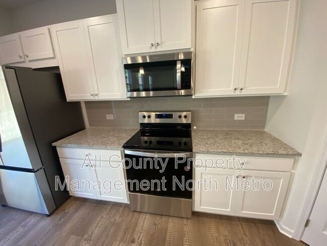 Photo - 185 Springwood Ln