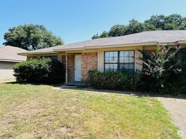 Building Photo - 324 Mill Creek Cir Rental