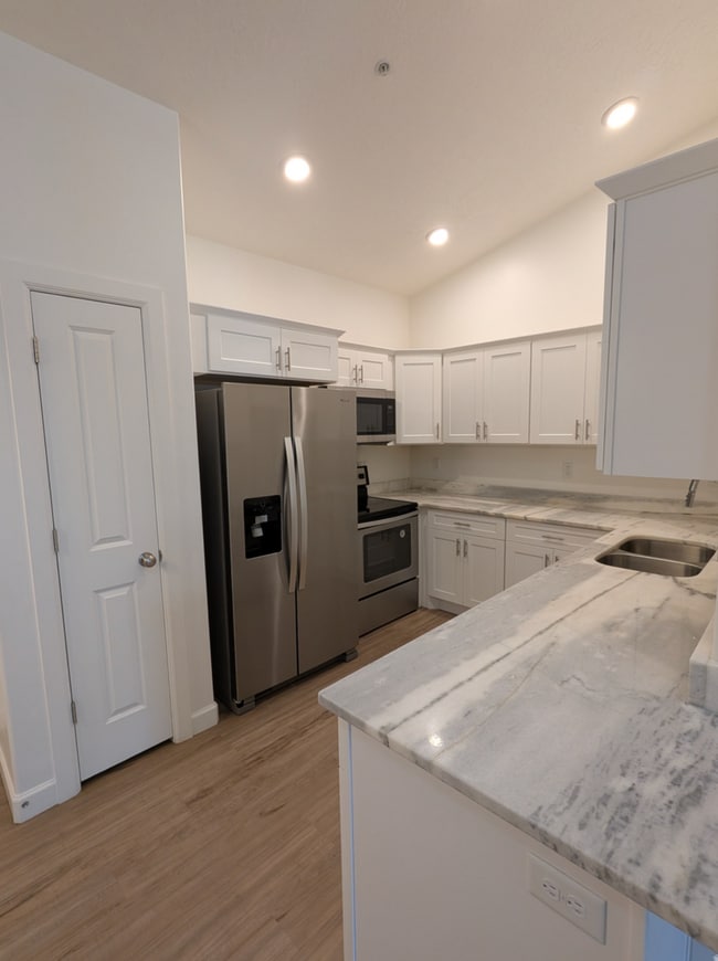 Building Photo - 344 S 740 W