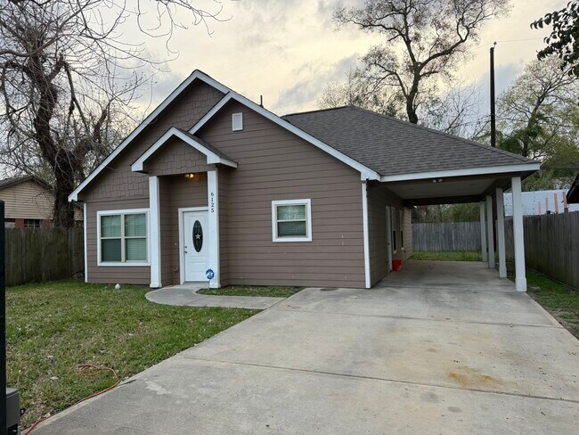 Photo - 6125 Rollins St