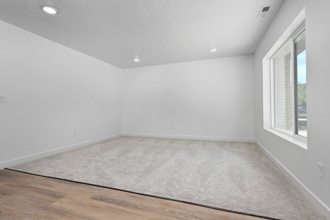 Photo - 567 W 620 N