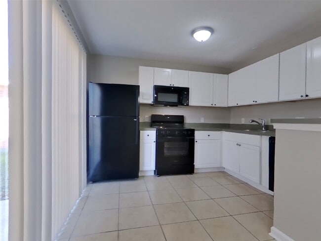 Photo - 3126 Kelling St