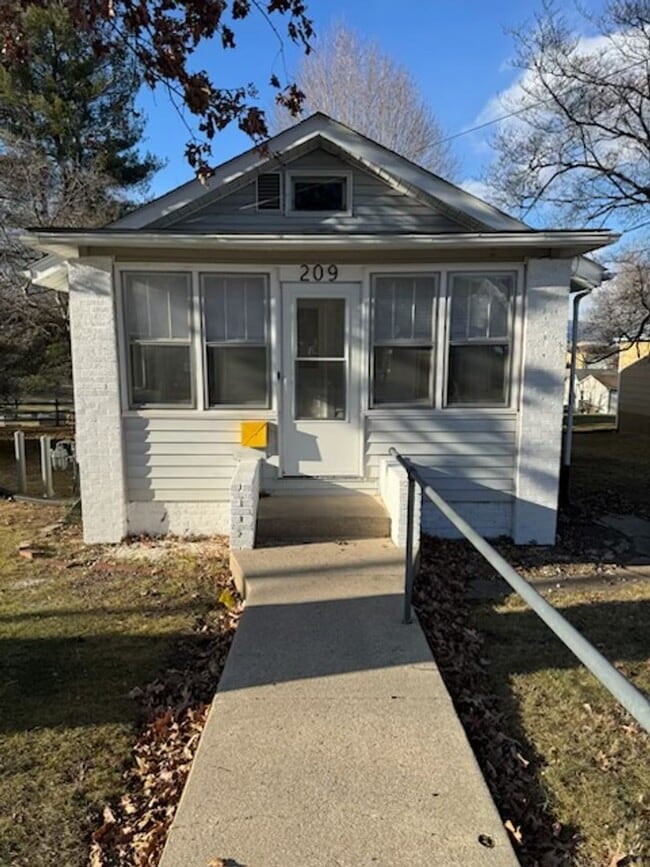 Building Photo - Renovated single family in downtown Lexington