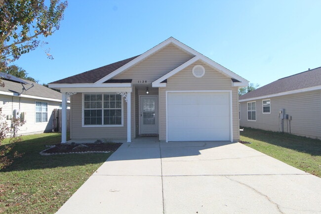 Building Photo - Charming 2BD/2BA Cottage in the Cottages a...