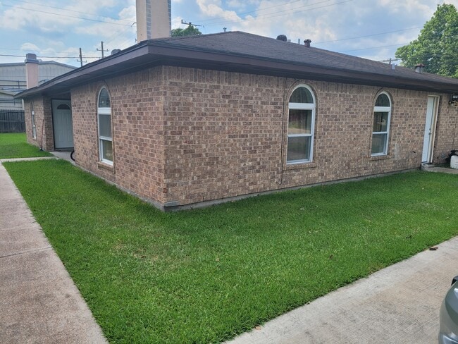 Duplex for rent Quiet neighborhood in Nw Houston