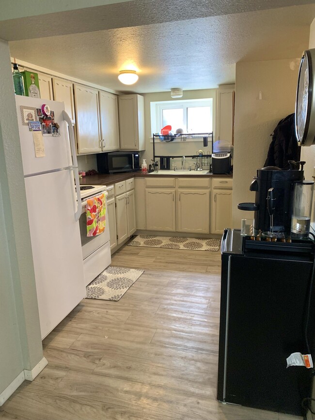 Photo - 653 N 7th St