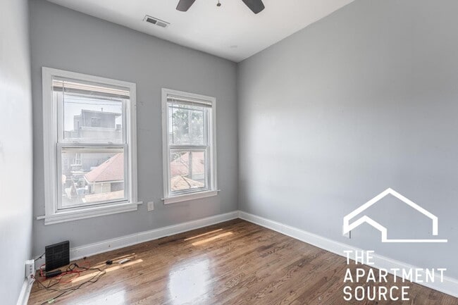 Photo - 2818 N Drake Ave Unidad 2R