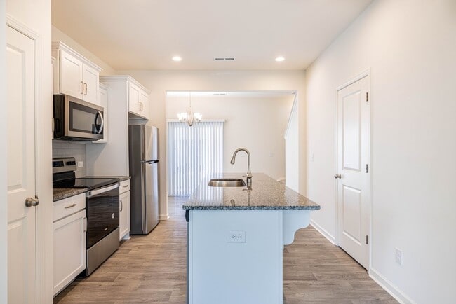 Photo - BEAUTIFUL 2 Bedroom Townhome in MIDLAND AVAILABLE MARCH 2026