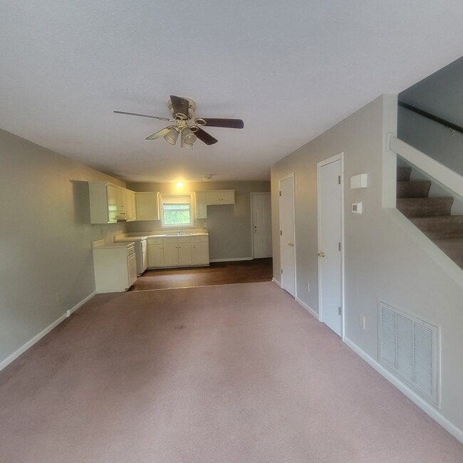 Photo - 408 Memorial Park Dr