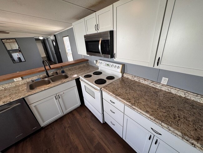 Photo - 7804 Stanley Rd