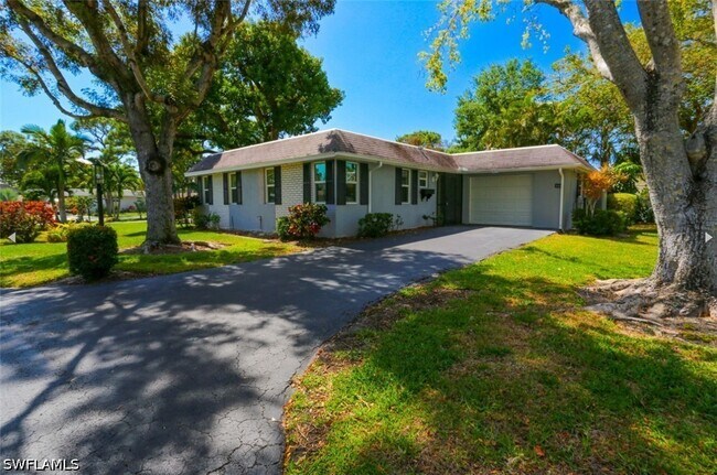 Photo - 225 Georgetown Blvd
