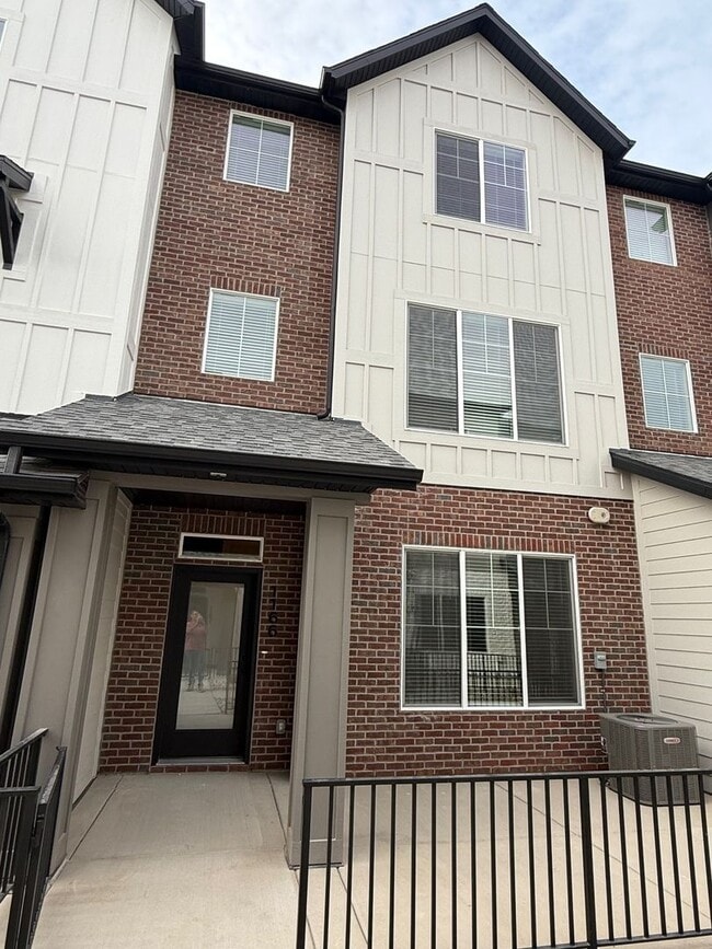 Photo - Beautiful townhome, construction just completed, 2 car garage, central air