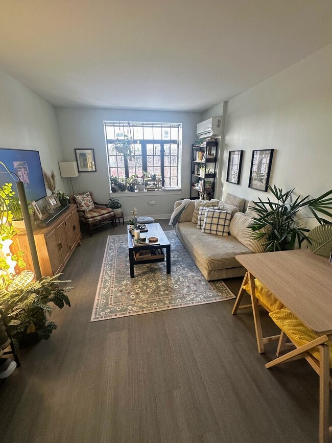 Photo - 2806 N Leavitt St