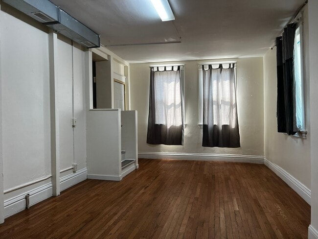 Photo - 600 Grotto St N Unidad 2